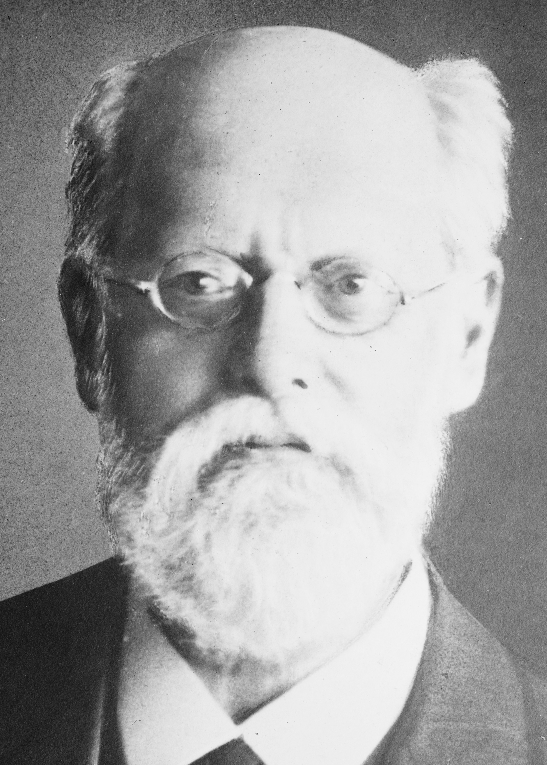 A photograph of Karl Kautski, during his lifetime he would greatly aid in the spreading of Marxist ideologies across Europe.